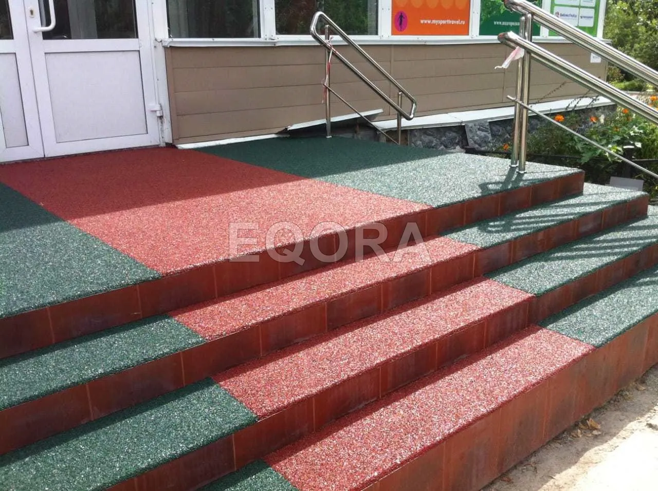 Резиновое покрытие на травмоопасные участки из резиновой крошки в Воскресенске